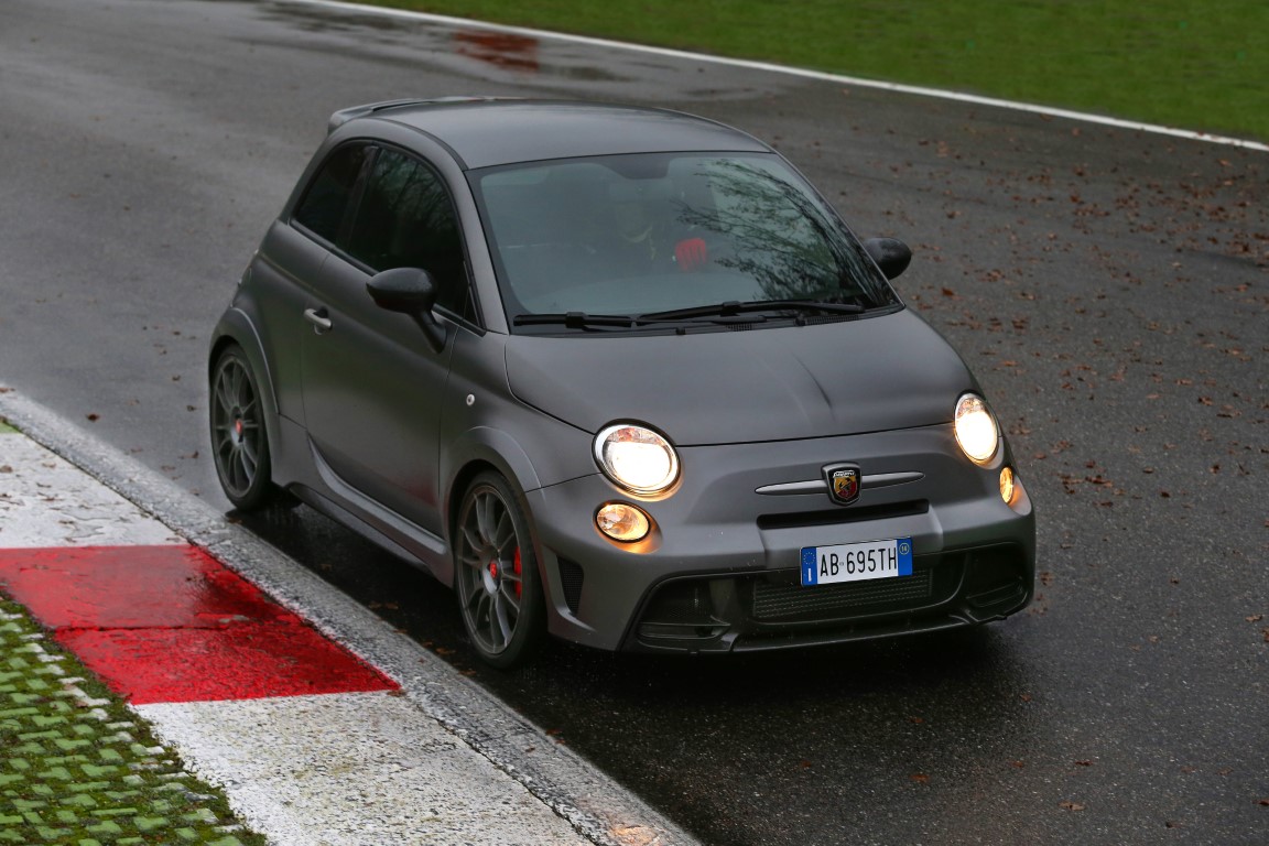Abarth 695 Biposto (Manual)
